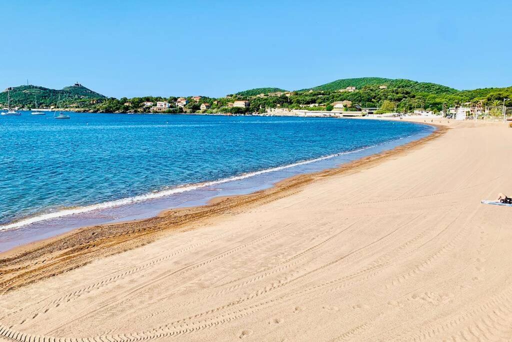 Appartamento Antheor - vue exceptionnelle - refait à neuf 4 couchages Saint-Raphaël Esterno foto